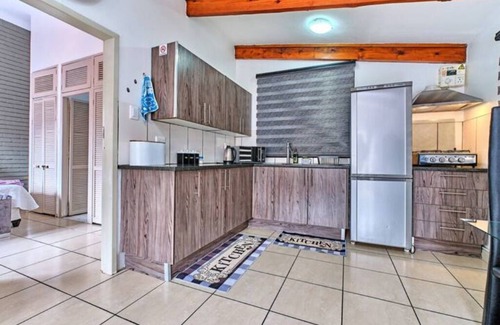 Woodmead Apartamento | Adva's restful haven with inverter!