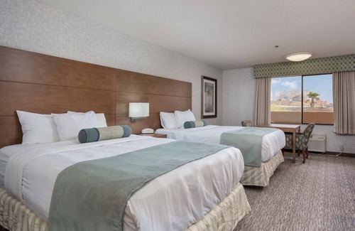 Yuma Casa | Adventure Awaits! Four Spacious Units Pool, Hot Tub and Parking