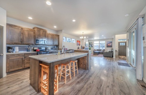Old Farm District Casa | Adventure Basecamp - Hot Tub - Dog Friendly