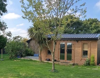 Sutton Cross Casa | Adventure Cabin Retreat 'The CabAnne' No Shower