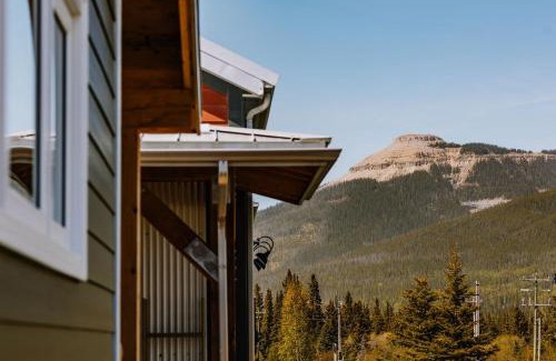 Nordegg Casa | Adventure Knap Shack