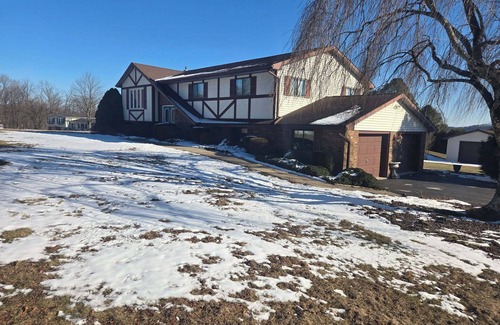 Lairdsville Casa | Adventures on Acre-a charming 3-bedroom home in quiet neighborhood