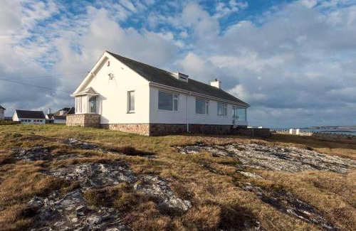 Trearddur Bay Casa | AEL-Y-BRYN-5 BED- DRAMATIC SEA VIEWS - Sleeps 12