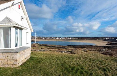 Trearddur Bay Casa | AEL-Y-BRYN-5 BED- DRAMATIC SEA VIEWS - Sleeps 12