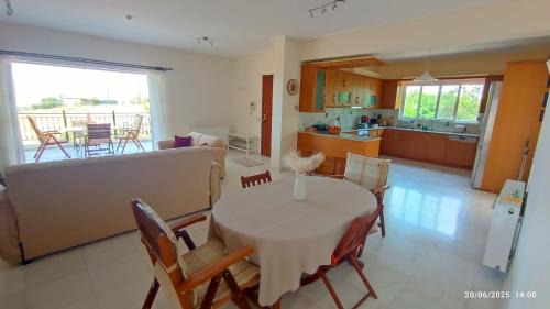 Lavreotiki Apartamento | AEOLOS SeaSide Home