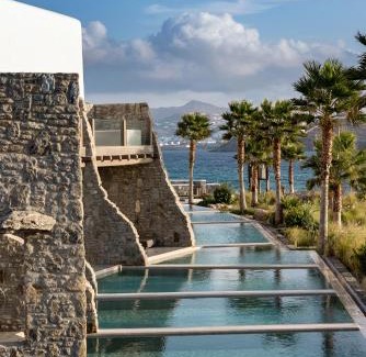 Ornos Hotel | Aeonic Suites and Spa