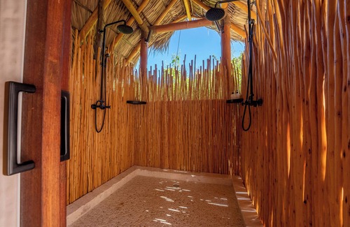 East End Cabina | Aerial Mindfulness Teepee
