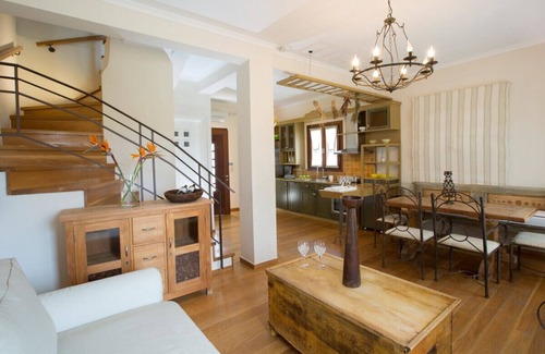 Agios Ioannis Villa | Aeriko-Anemos Beachfront Villa con impresionantes vistas y piscina privada.