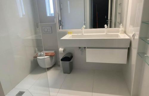 Amarousion Apartamento | Aether Loft in Marousi with Shared Pool