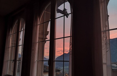 Cerete Alto Casa | Affascinante palazzo storico tra lago e montagna