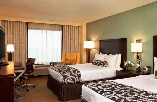 Eagan Park Hotel | Affordability Meets Comfort! 2 Units, Outdoor Pool, Pet-Friendly, Parking