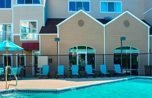 Westborough Casa | Affordability Meets Comfort! Free Parking, Pet-friendly, Onsite Swimming Pool