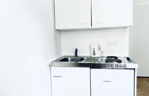 Matzleinsdorf Casa | Affordable 1BR Apartment. Prime Location In Vienna