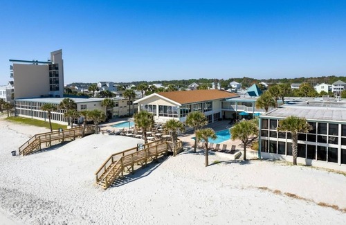 Litchfield by the Sea Apartamento | Affordable 2nd Floor Resort View Lodge Room