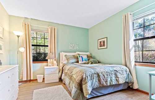 Montgomery Casa | Affordable 3BR Duplex by Island, Nature, Kayaking, Fishing, & Historic Wormsloe