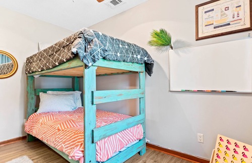 Montgomery Casa | Affordable 3BR Duplex by Island, Nature, Kayaking, Fishing, & Historic Wormsloe