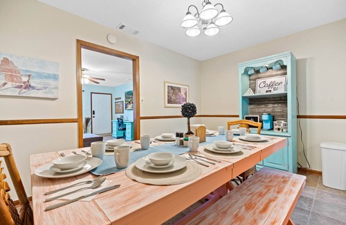 Montgomery Casa | Affordable 3BR Duplex Near Kayaking, Downtown, & Beach
