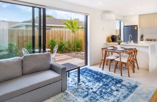 Christchurch Casa | Affordable Comfort 2BR with Carpark
