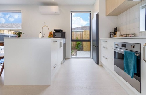 Christchurch Casa | Affordable Comfort 2BR with Carpark