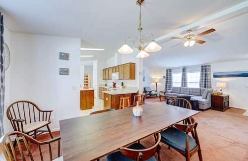 Country Club Estates Casa | Affordable dog-frienedly beach home w/private deck, gas grill, enclosed yard