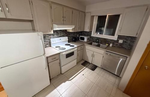 Rosemount Casa | Affordable Family Room for 4 People-24Hrs Checkin-Next To Downtown,Airport