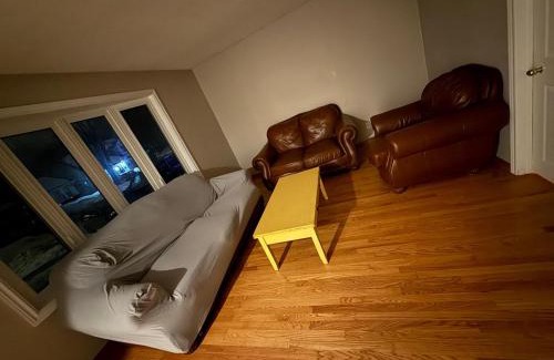 Rosemount Casa | Affordable Family Room for 4 People-24Hrs Checkin-Next To Downtown,Airport