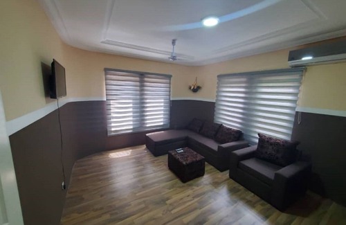 Mallam Apartamento | Affordable & Sweet One Bedroom Apartment with Living Room & Bathtub