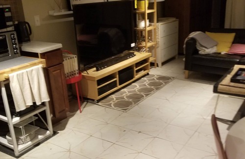East Flatbush Apartamento | Affordable Luxury Guest Suite w/ Vacation Backyard