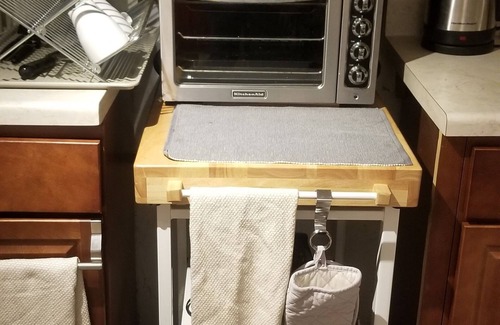 East Flatbush Apartamento | Affordable Luxury Guest Suite w/ Vacation Backyard