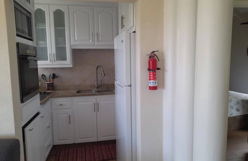 Halcyon Heights Apartamento | Apartamento de lujo asequible de dos dormitorios y dos baños con piscina privada