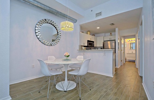 Historic Ybor Condominio | Lujo moderno asequible - 2 BD / 2 baños en YBOR City