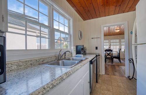 Crescent Beach Cabaña | Affordable Ocean view 2BD - Walk 2 Beach - Family Friendly