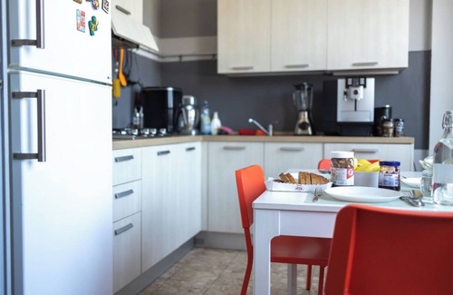 Murazzano Apartamento | Affordable penthouse apartment with panoramic views. Good kitchen and bedroom