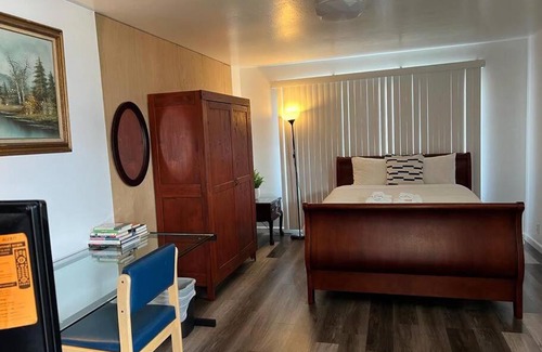 St. Francis Apartamento | Affordable Private Rooms with Shared Bath Kitchen near SFO (SA)