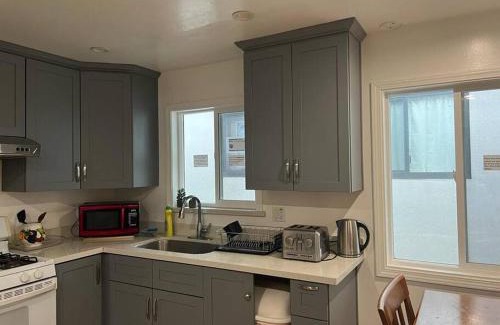 St. Francis Apartamento | Affordable Private Rooms with Shared Bath Kitchen near SFO (SA)