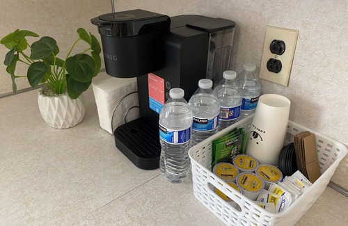 Belleville Casa | Affordable stay near EWR airport, Met Life, and American Dream Mall. Book today!