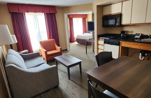 Warren Apartamento | Affordable Suites of America Detroit-Warren