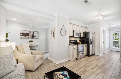 Santa Rosa Beach Condominio | Condominio actualizado y asequible en Blue Mountain Beach. A pasos de la playa 🏖