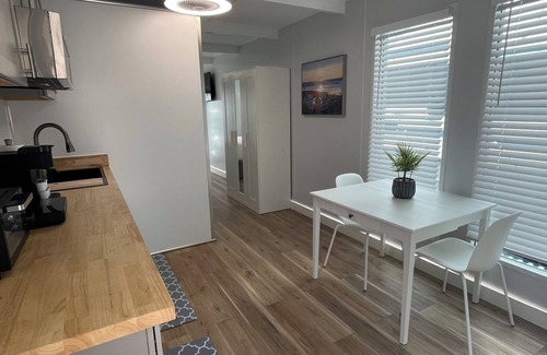 Riverside Park Alquiler De Eote | 🚤 Affordable Waterfront Houseboat Oasis in Fort Lauderdale 🌊