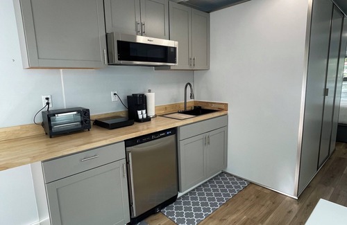 Riverside Park Alquiler De Eote | 🚤 Affordable Waterfront Houseboat Oasis in Fort Lauderdale 🌊
