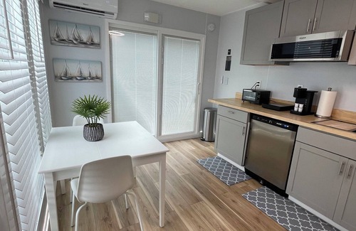 Riverside Park Alquiler De Eote | 🚤 Affordable Waterfront Houseboat Oasis in Fort Lauderdale 🌊