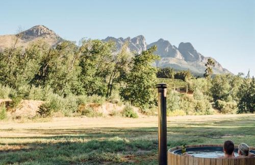 Drakenstein Chalet De Esquí | AfriCamps at Doolhof Wine Estate