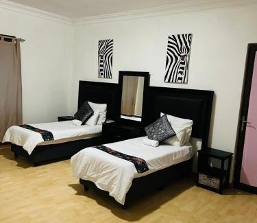Parow North Cama Y Desayuno | African Haven Guest House