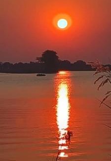 Kasane Chalet De Esquí | African Sunsets (Bophirimo Self-Catering Guest House)