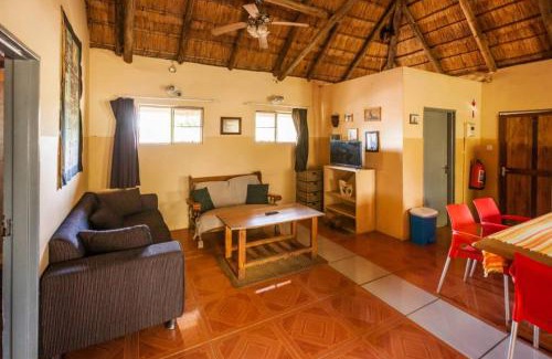 Kasane Chalet De Esquí | African Sunsets (Bophirimo Self-Catering Guest House)