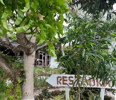 Kokrobite Complejo | African Treasure Gardens And surf Resort