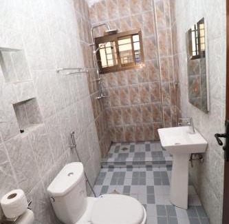 Kribi Apartamento | AfriqPnB RF Appart 3-chambres avec Piscine