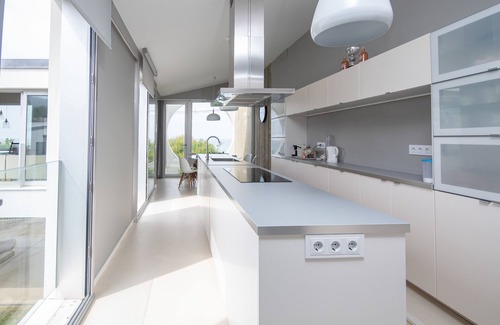 Razo da Costa Casa | AG Villa Razo Luxury in first line with swimming pool