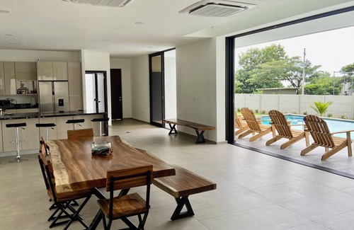 La Libertad Casa | AG36 4-bdrm house w/ pool, central AC, & WiFi in the heart El Sunzal, Surfcity.