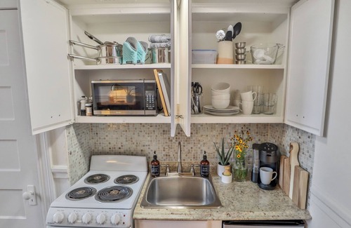 Main - Military Plaza Apartamento | Against the Riverwalk/King